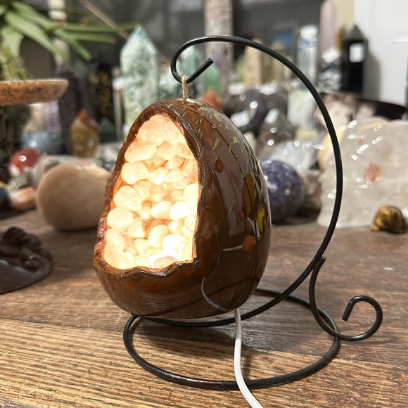 🔥SALE🔥 Amethyst Crystal Chip Nightlight! - Picture 9 of 12